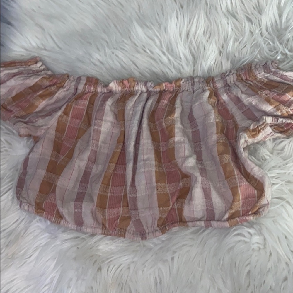 Aerie Pink & tan Ruffle off the shoulder crop top